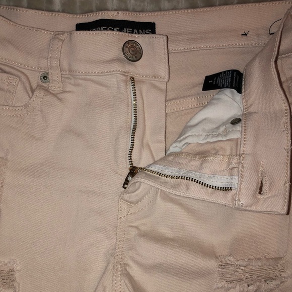 Express mid rise shorts - Picture 3 of 7